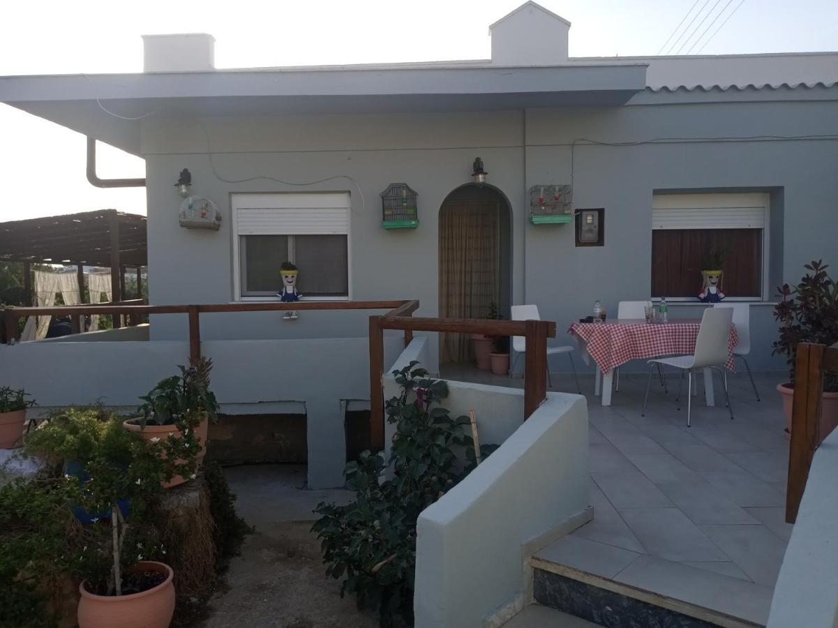 Katerina'S Apartments Kini Exterior foto
