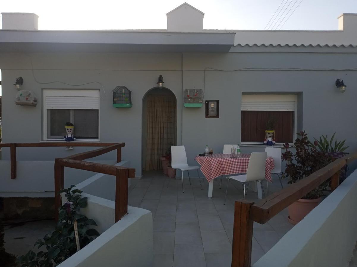 Katerina'S Apartments Kini Exterior foto